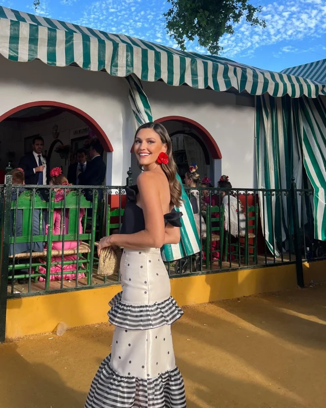 Recap de Feria✨
En el Real nos hemos cruzado con muchas Lozanía Girls. Muchas gracias por confiar en nuestro trabajo 💖

#Lozania #Lozaniabrand #abril #feria #lozaniagirls #madeinspain #nuevacoleccion #newcollection